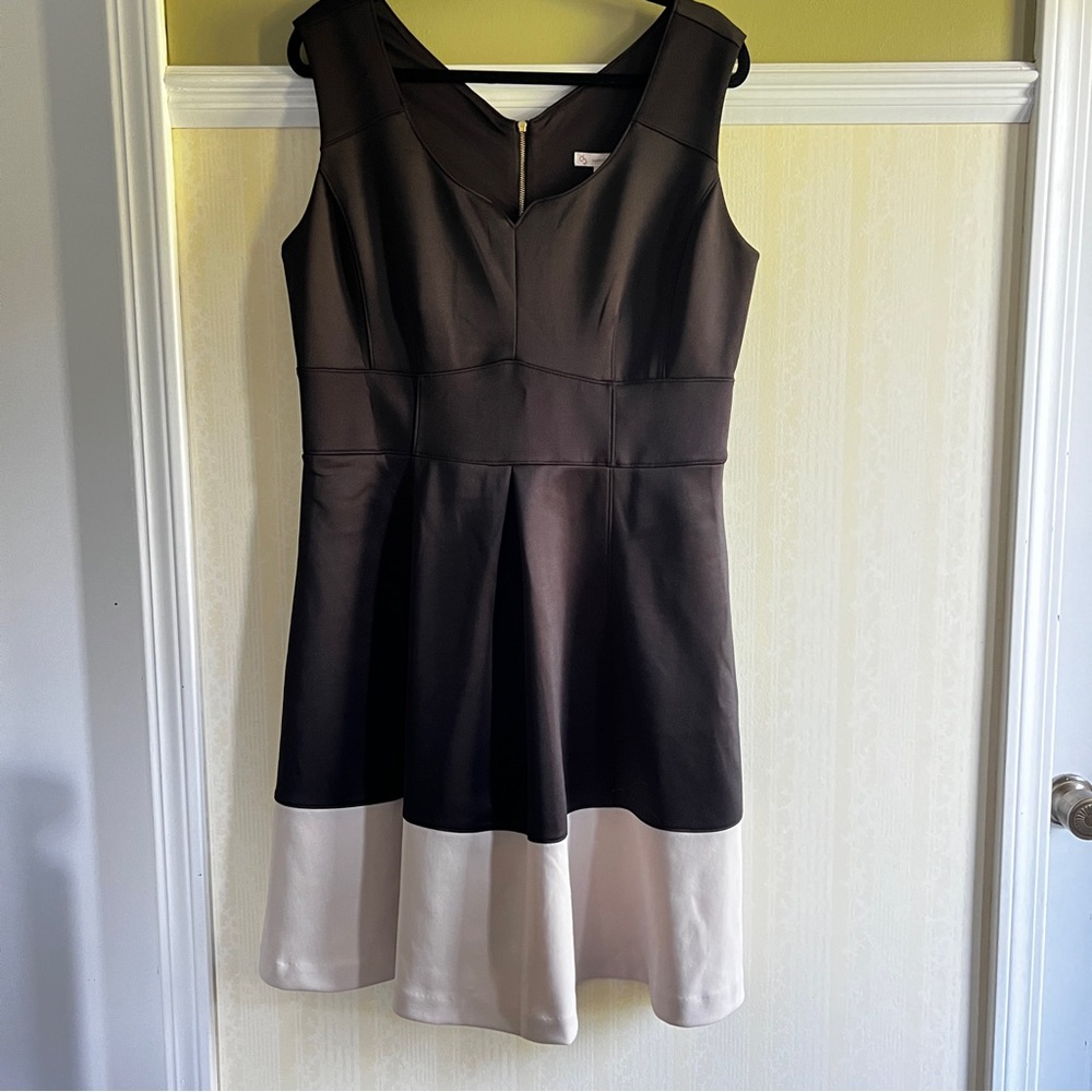 Casual Black & Cream dress Sz 16 Sleeveless